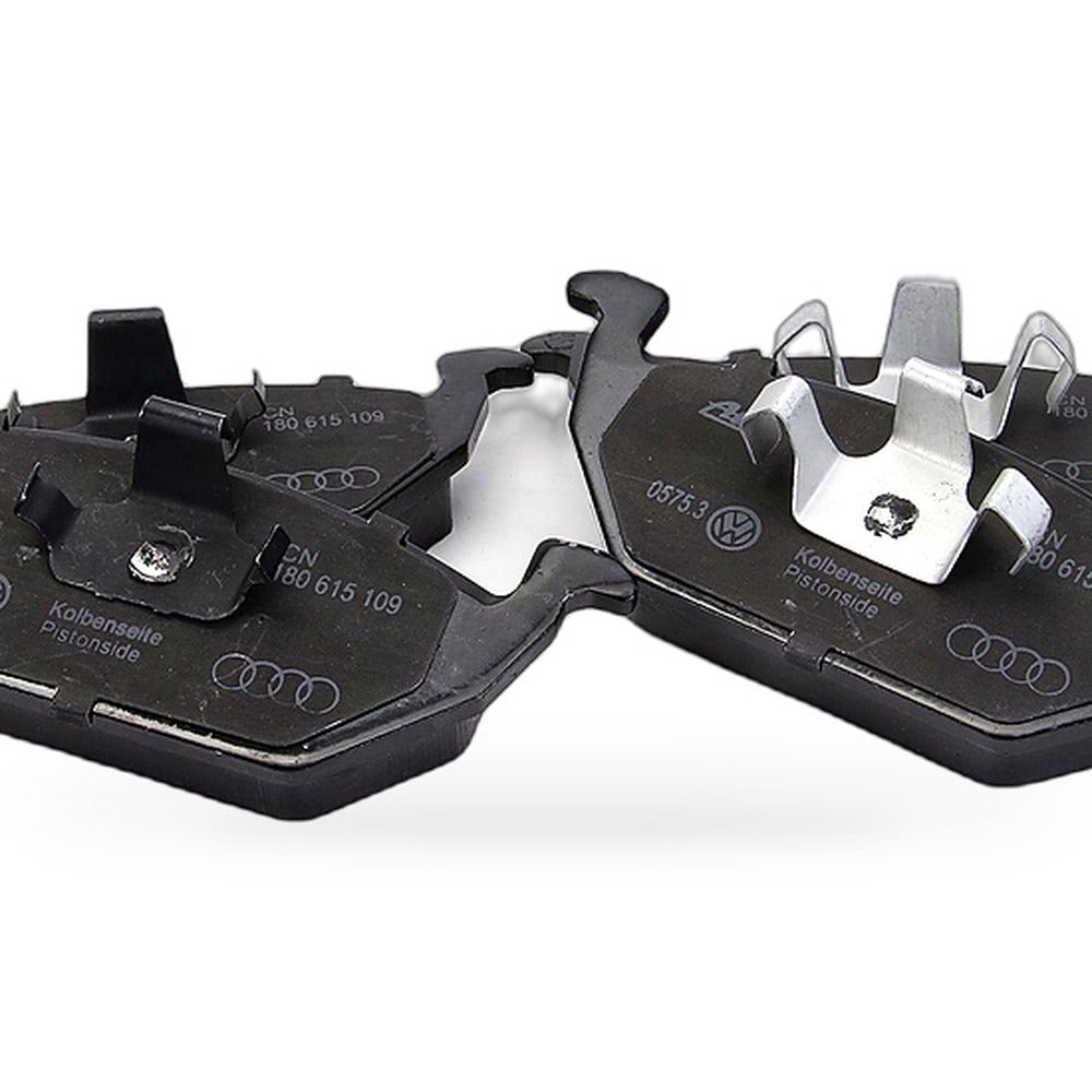 Front Brake Pad Kit Suitable for Audi A3 TT VW Golf Skoda Octavia Seat Altea - XQ1