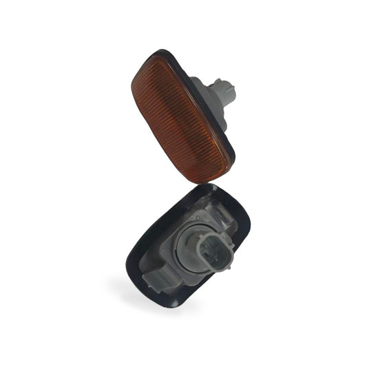 Suitable for Toyota Hiace Hilux 1997-2005 Side Marker Turn Signal Light Amber