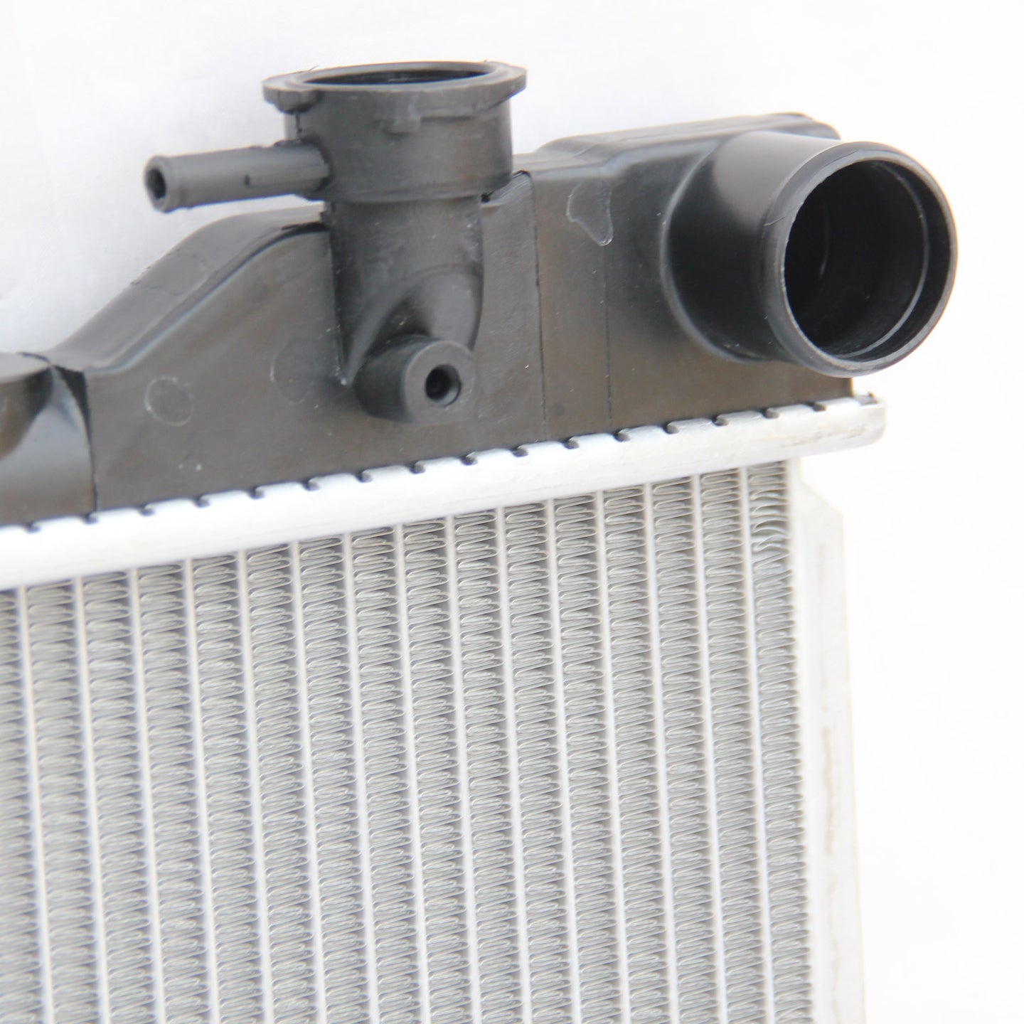 {{ RADIATOR FIT SUBARU FORESTER IMPREZA WRX EJ20 2. 0L Non Turbo AT MT 97-02 }} - Buy Car Parts Online at {{ Kaka Auto Parts }}.